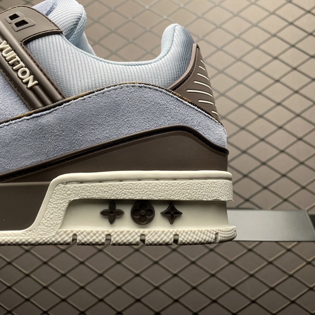 Shoe