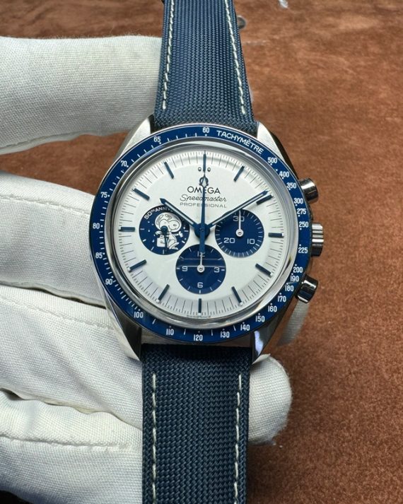 Omega SuperSplendor Series Snoopy Award 50th Anniversary Commemorative Watch