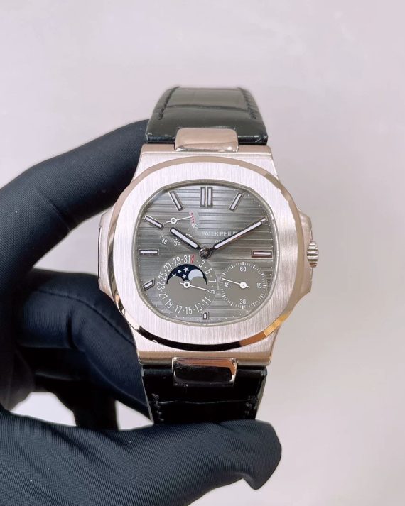 Patek Philippe Nautilus Series 5712G
